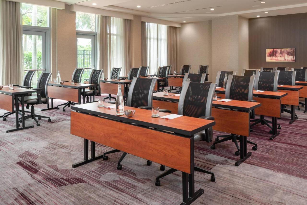 Courtyard By Marriott Miami Airport Hotell Exteriör bild