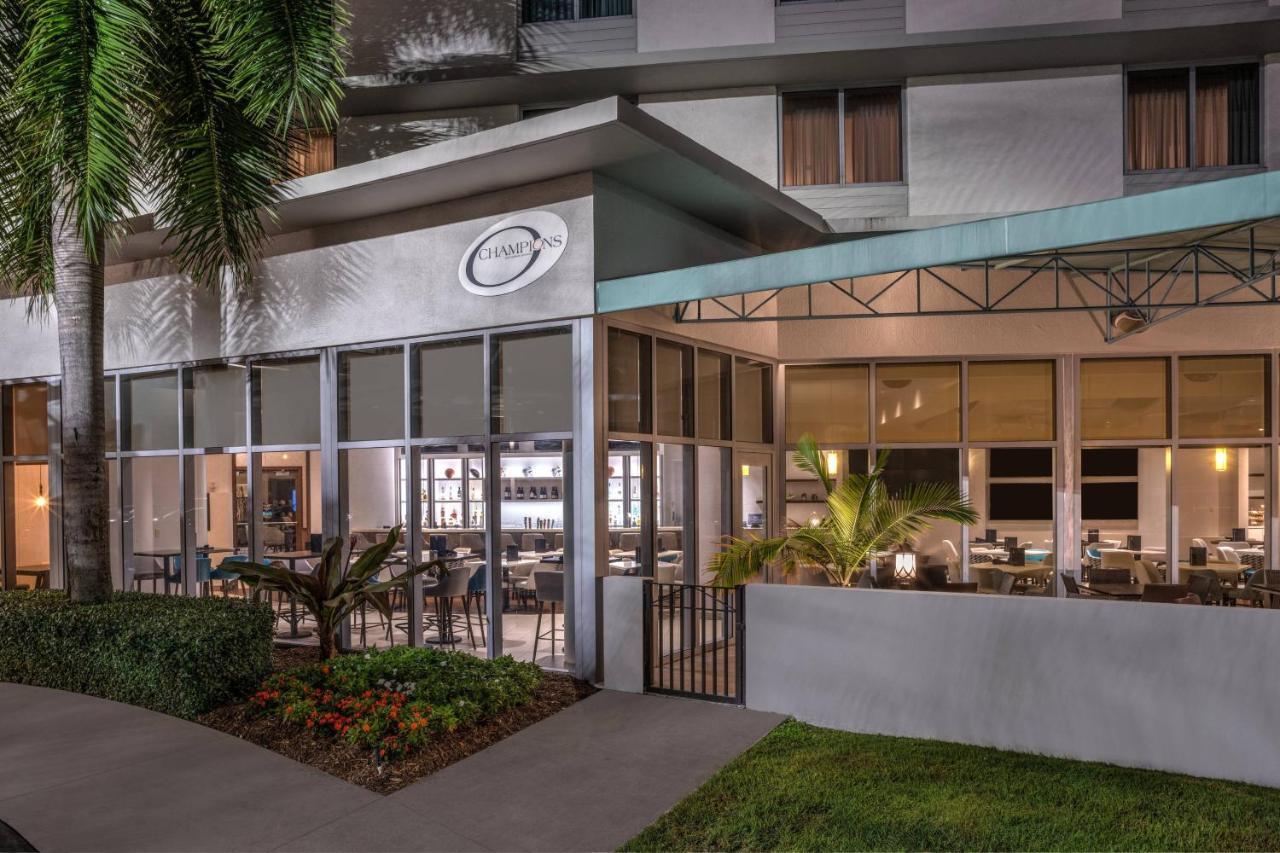 Courtyard By Marriott Miami Airport Hotell Exteriör bild
