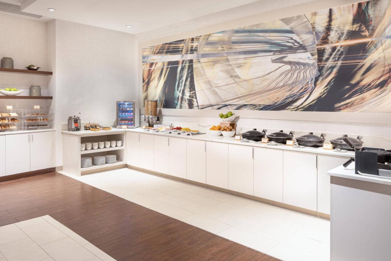 Courtyard By Marriott Miami Airport Hotell Exteriör bild