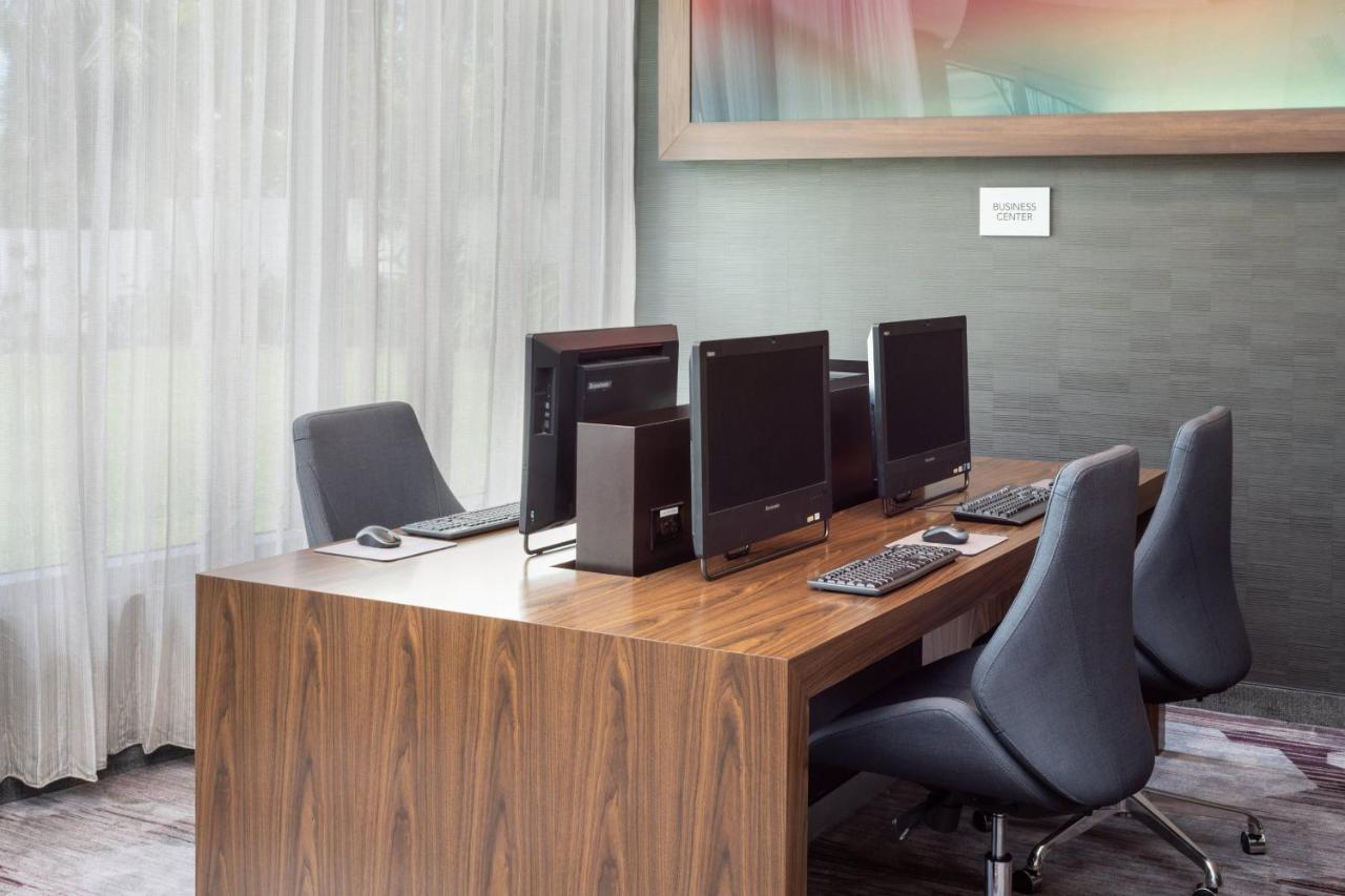Courtyard By Marriott Miami Airport Hotell Exteriör bild