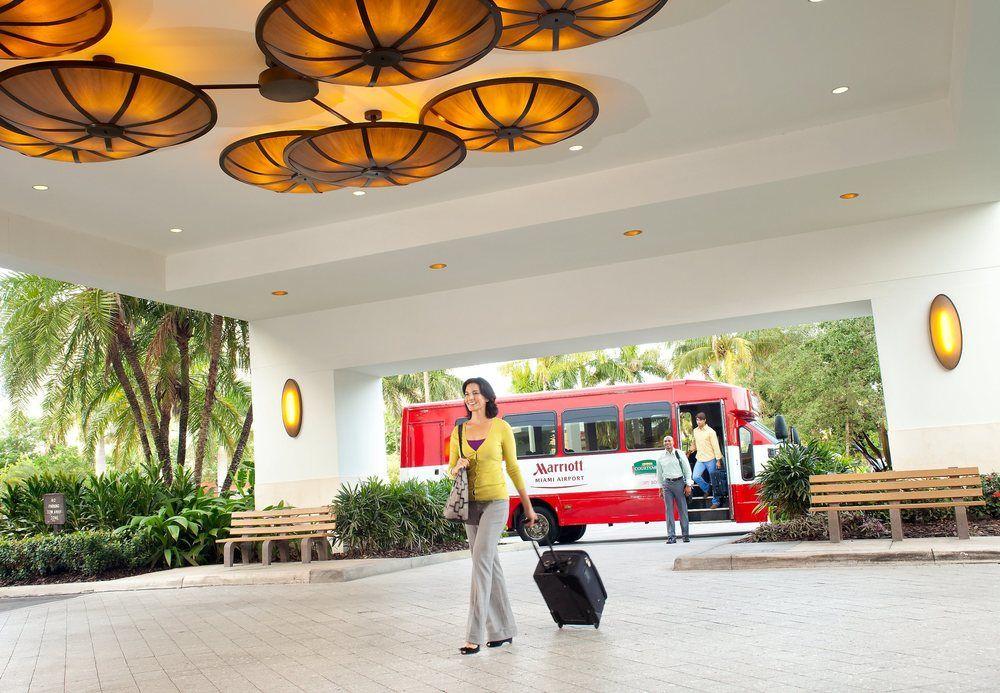 Courtyard By Marriott Miami Airport Hotell Exteriör bild