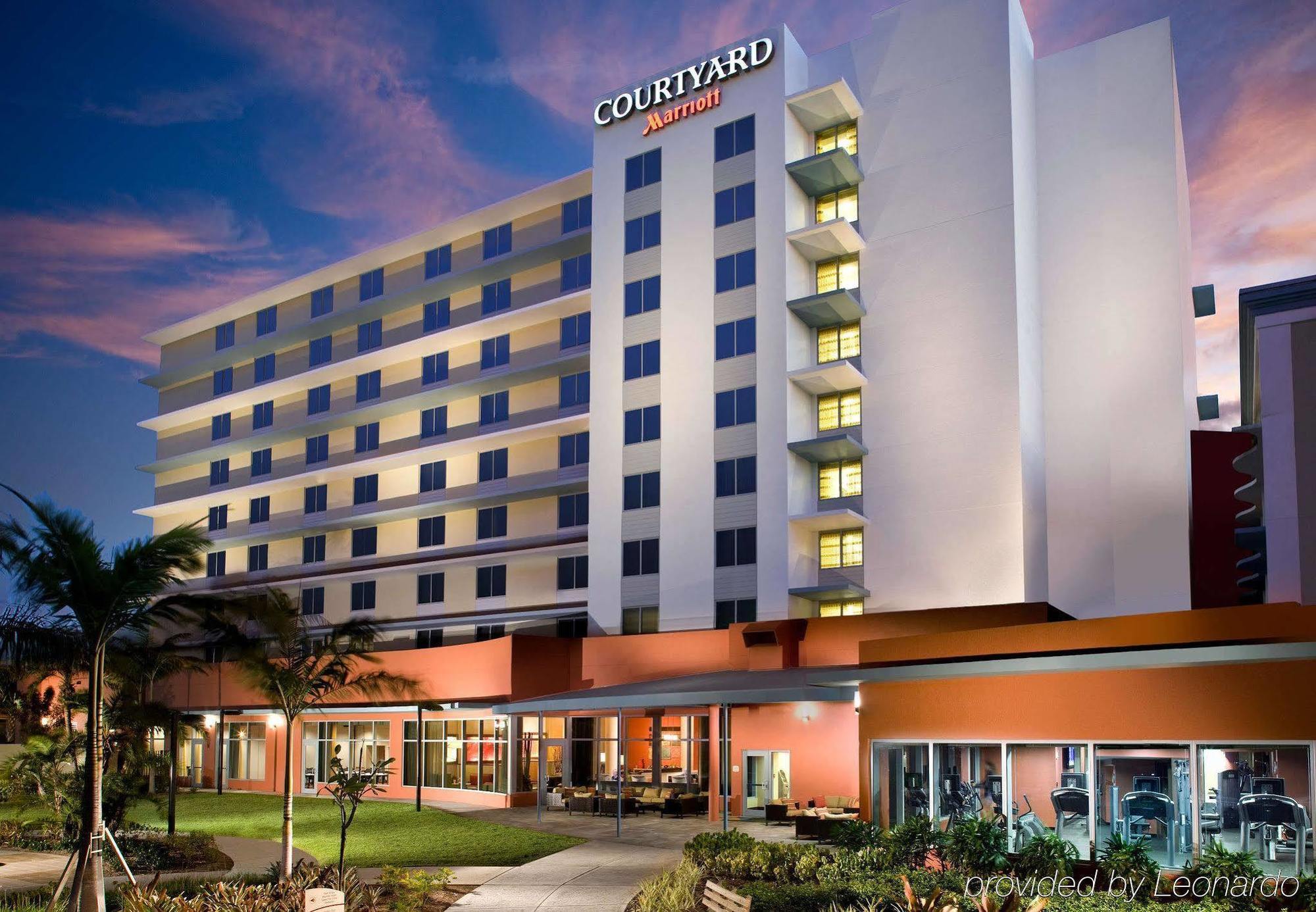 Courtyard By Marriott Miami Airport Hotell Exteriör bild