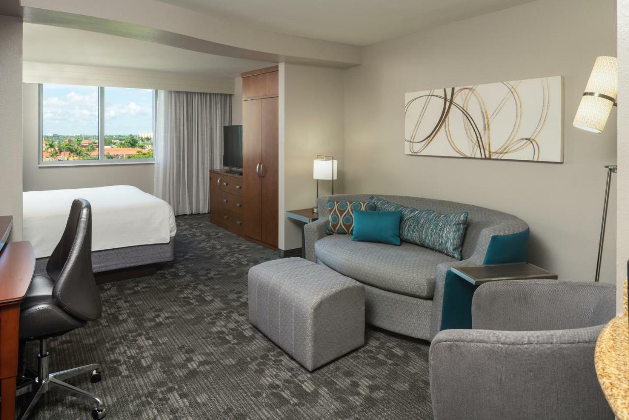 Courtyard By Marriott Miami Airport Hotell Exteriör bild