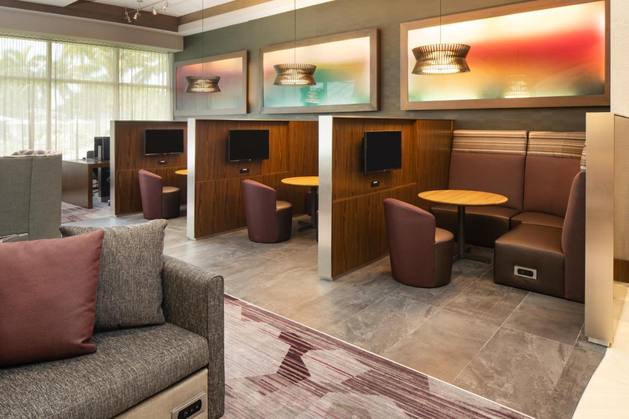 Courtyard By Marriott Miami Airport Hotell Exteriör bild